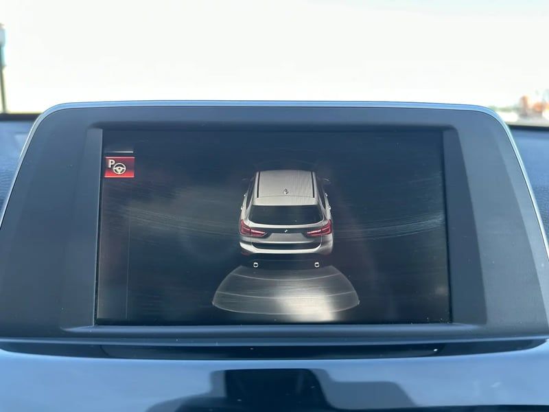 Photo de la voiture BMW X1 F48 sDrive 18i 136 ch BVA8 xLine