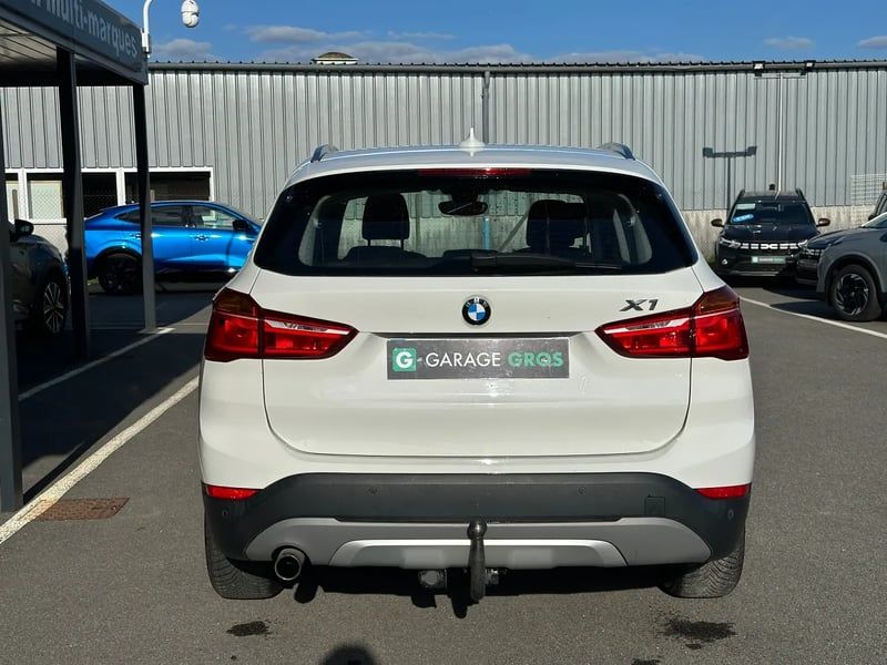 Photo de la voiture BMW X1 F48 sDrive 18i 136 ch BVA8 xLine