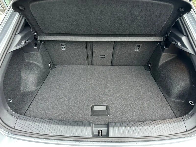 Photo de la voiture VOLKSWAGEN T-ROC 1.5 TSI EVO2 150 Start/Stop DSG7 R-Line Edition