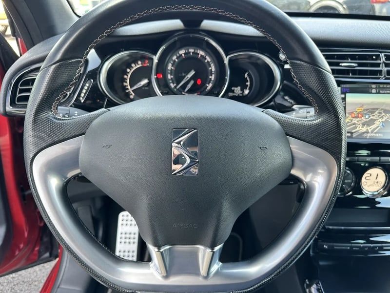 Photo de la voiture DS DS 3 PureTech 110 S&S BVM5 Performance Line