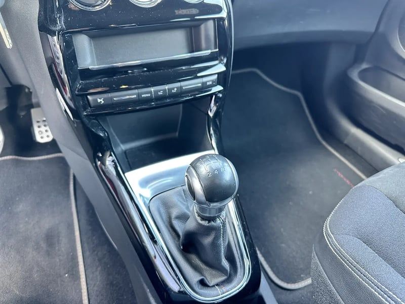 Photo de la voiture DS DS 3 PureTech 110 S&S BVM5 Performance Line