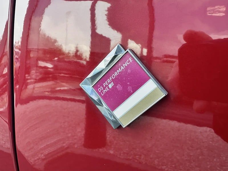 Photo de la voiture DS DS 3 PureTech 110 S&S BVM5 Performance Line