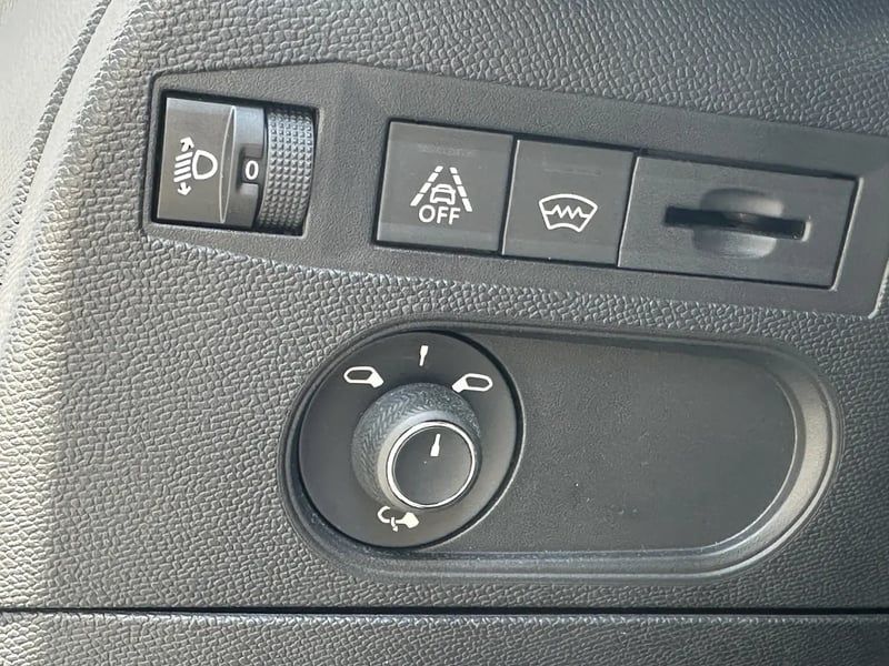 Photo de la voiture DS DS 3 CROSSBACK DS3 Crossback PureTech 130 EAT8 Performance Line