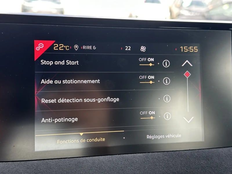 Photo de la voiture DS DS 3 CROSSBACK DS3 Crossback PureTech 130 EAT8 Performance Line