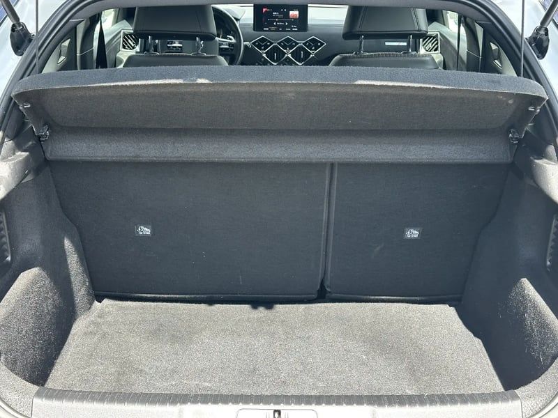 Photo de la voiture DS DS 3 CROSSBACK DS3 Crossback PureTech 130 EAT8 Performance Line