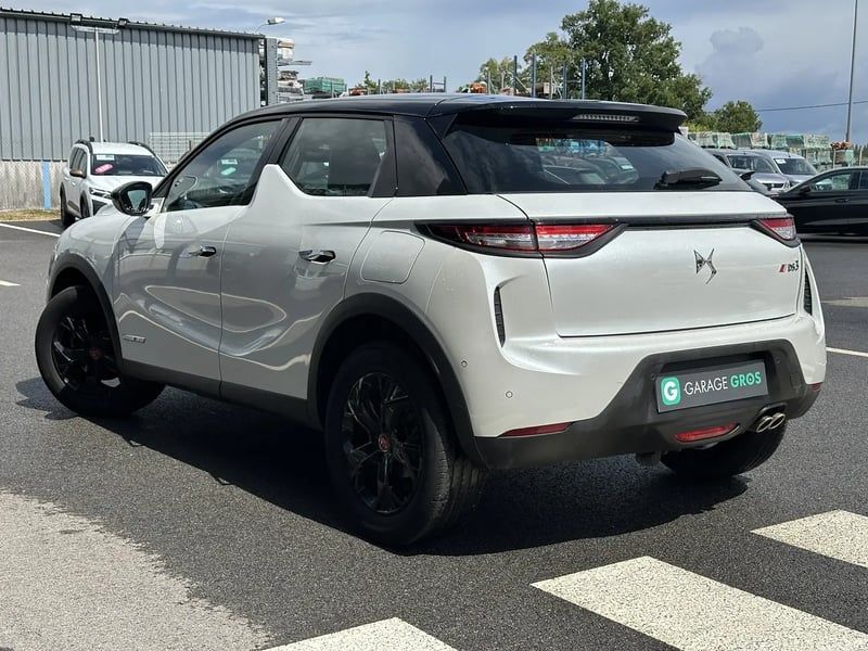 Photo de la voiture DS DS 3 CROSSBACK DS3 Crossback PureTech 130 EAT8 Performance Line