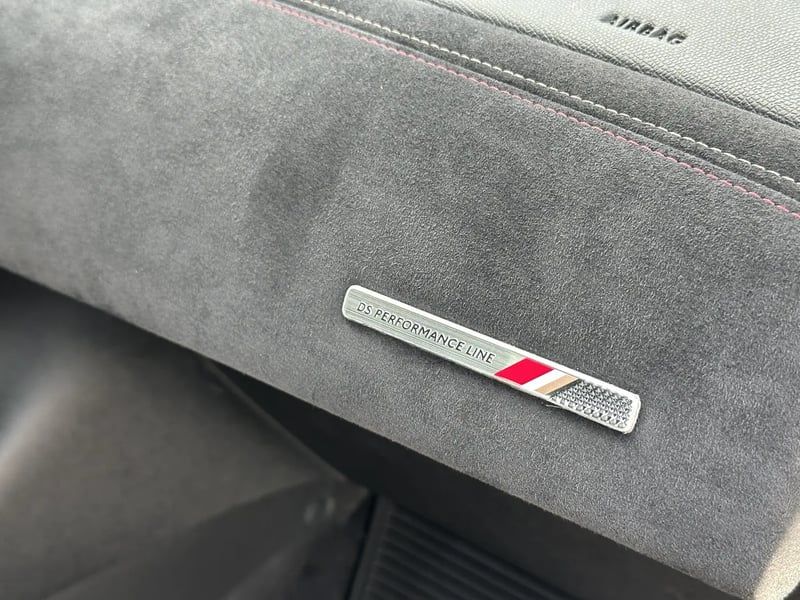 Photo de la voiture DS DS 3 CROSSBACK DS3 Crossback PureTech 130 EAT8 Performance Line