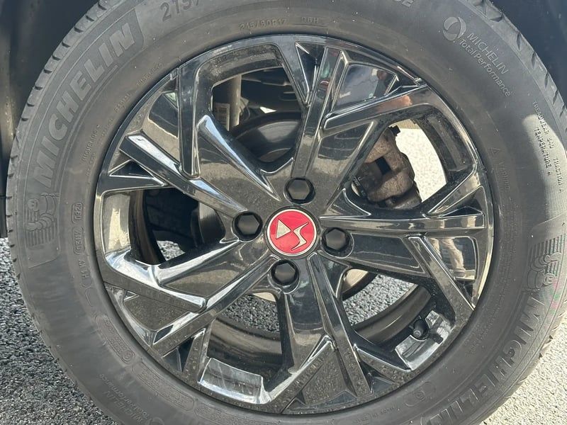 Photo de la voiture DS DS 3 CROSSBACK DS3 Crossback PureTech 130 EAT8 Performance Line