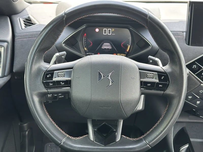 Photo de la voiture DS DS 3 CROSSBACK DS3 Crossback PureTech 130 EAT8 Performance Line