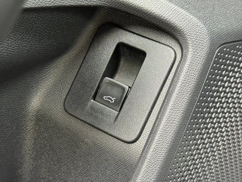Photo de la voiture CUPRA FORMENTOR 1.5 eTSI Hybrid 150 ch DSG7 V