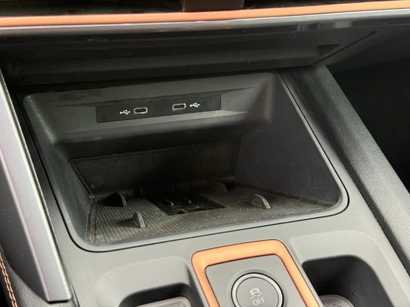 Photo de la voiture CUPRA FORMENTOR 1.5 eTSI Hybrid 150 ch DSG7 V