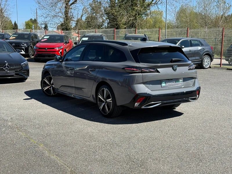 Photo de la voiture PEUGEOT 308 SW BlueHDi 130ch S&S EAT8 GT