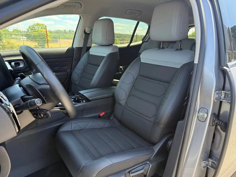 Photo de la voiture CITROEN C5 AIRCROSS Hybride 136 e-DCS6 Max