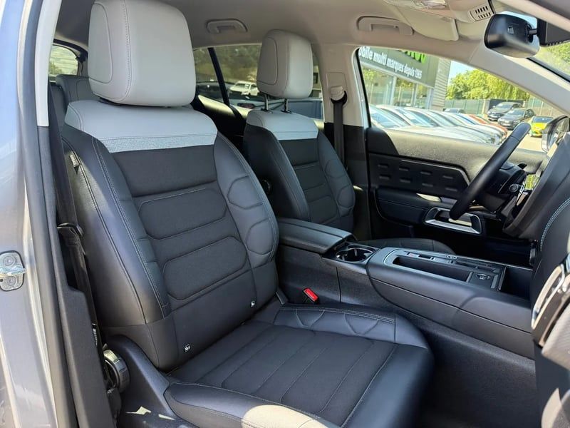 Photo de la voiture CITROEN C5 AIRCROSS Hybride 136 e-DCS6 Max