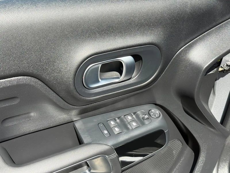 Photo de la voiture CITROEN C5 AIRCROSS Hybride 136 e-DCS6 Max