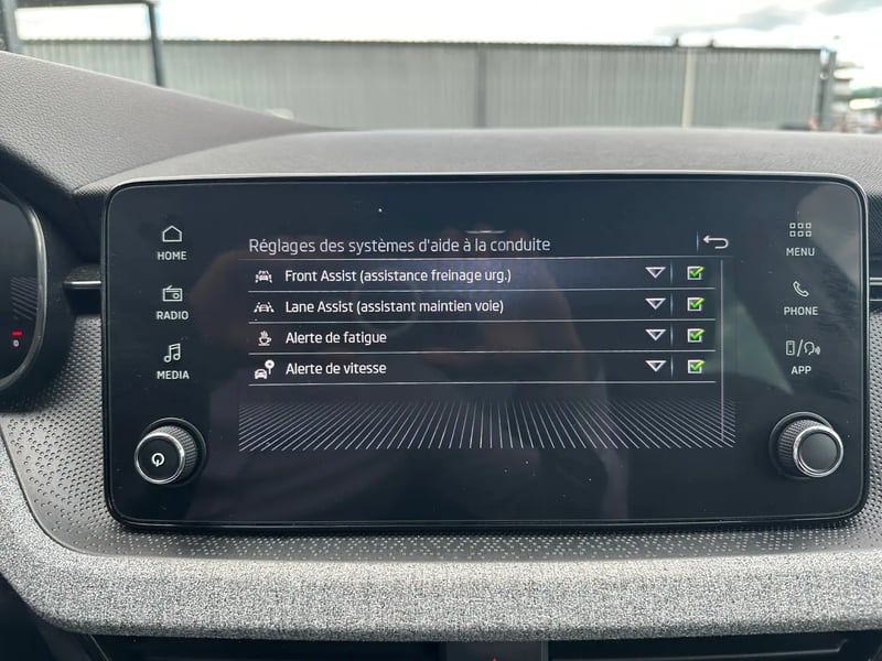 Photo de la voiture SKODA SCALA 1.0 TSI Evo 2 116 ch BVM6 Selection