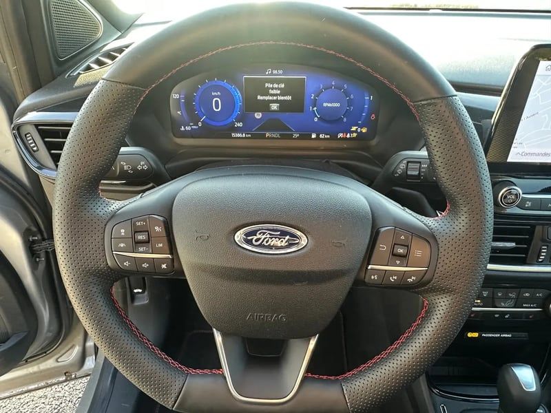 Photo de la voiture FORD PUMA 1.0 EcoBoost 155 ch mHEV S&S Powershift ST-Line