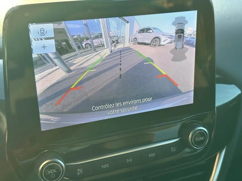 Photo de la voiture FORD PUMA 1.0 EcoBoost 155 ch mHEV S&S Powershift ST-Line