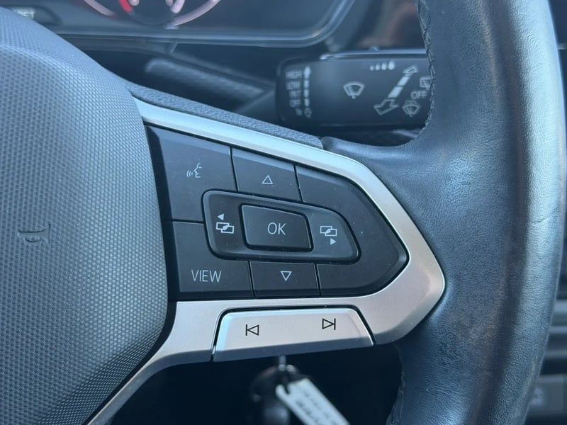 Photo de la voiture VOLKSWAGEN T-CROSS 1.0 TSI 110 Start/Stop BVM6 Lounge