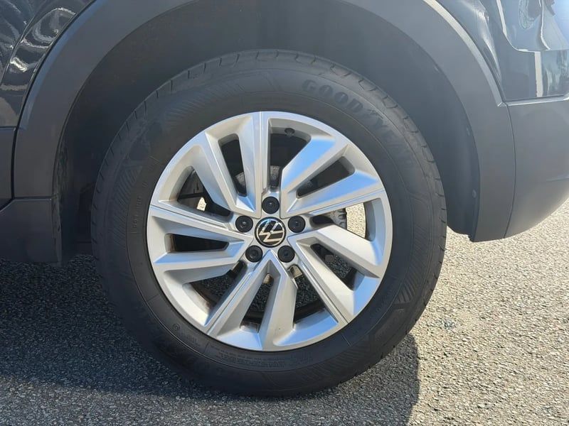 Photo de la voiture VOLKSWAGEN T-CROSS 1.0 TSI 110 Start/Stop BVM6 Lounge