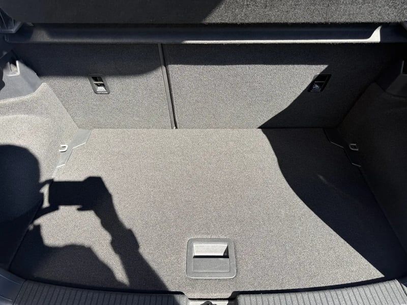 Photo de la voiture VOLKSWAGEN T-CROSS 1.0 TSI 110 Start/Stop BVM6 Lounge