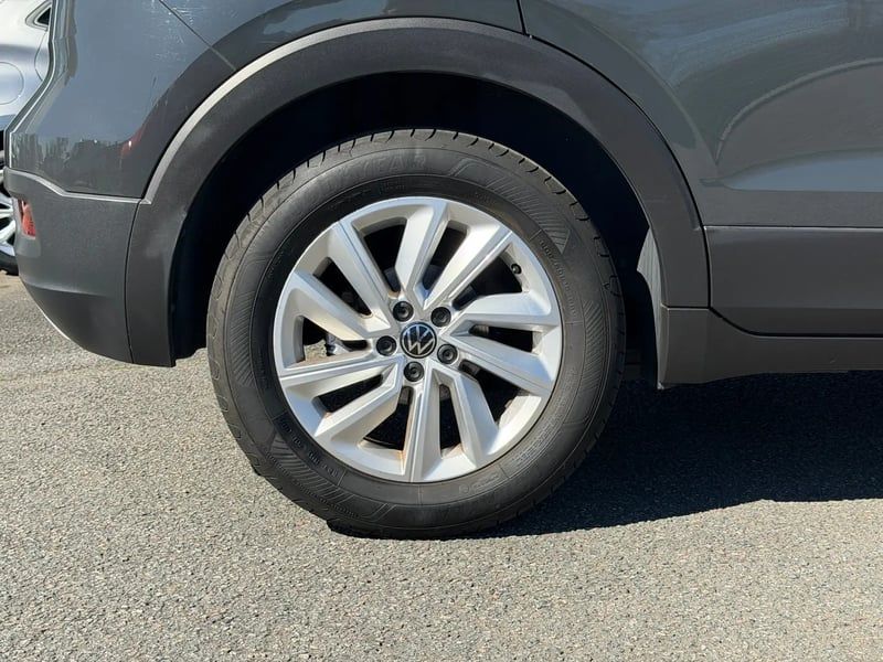 Photo de la voiture VOLKSWAGEN T-CROSS 1.0 TSI 110 Start/Stop BVM6 Lounge