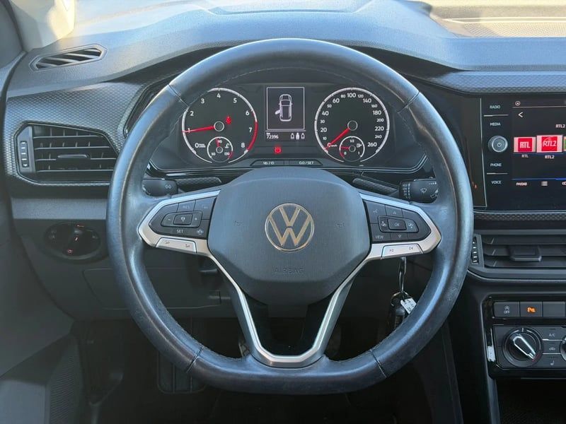 Photo de la voiture VOLKSWAGEN T-CROSS 1.0 TSI 110 Start/Stop BVM6 Lounge