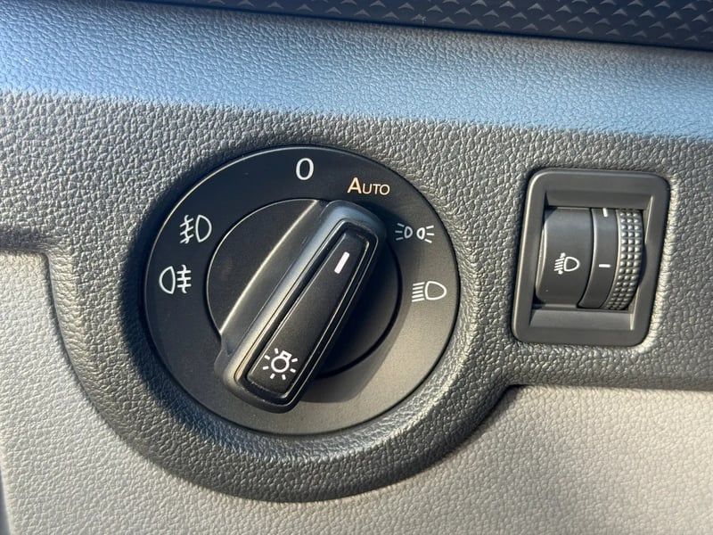 Photo de la voiture VOLKSWAGEN T-CROSS 1.0 TSI 110 Start/Stop BVM6 Lounge