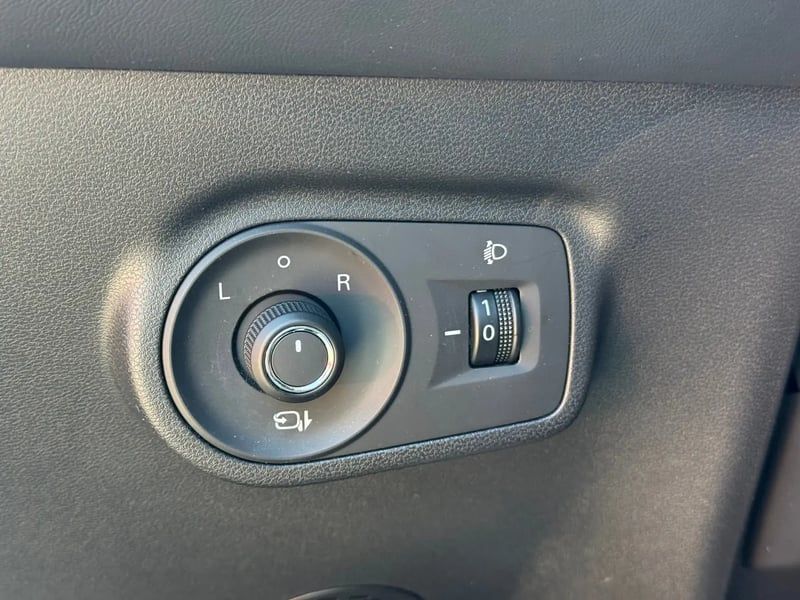 Photo de la voiture MG ZS 1.5 L Hybrid+ 197 ch Luxury