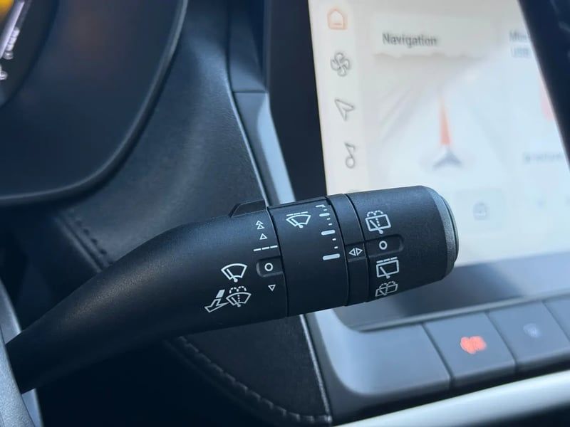 Photo de la voiture MG ZS 1.5 L Hybrid+ 197 ch Luxury