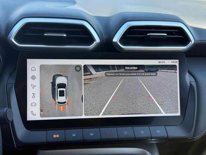 Photo de la voiture MG ZS 1.5 L Hybrid+ 197 ch Luxury