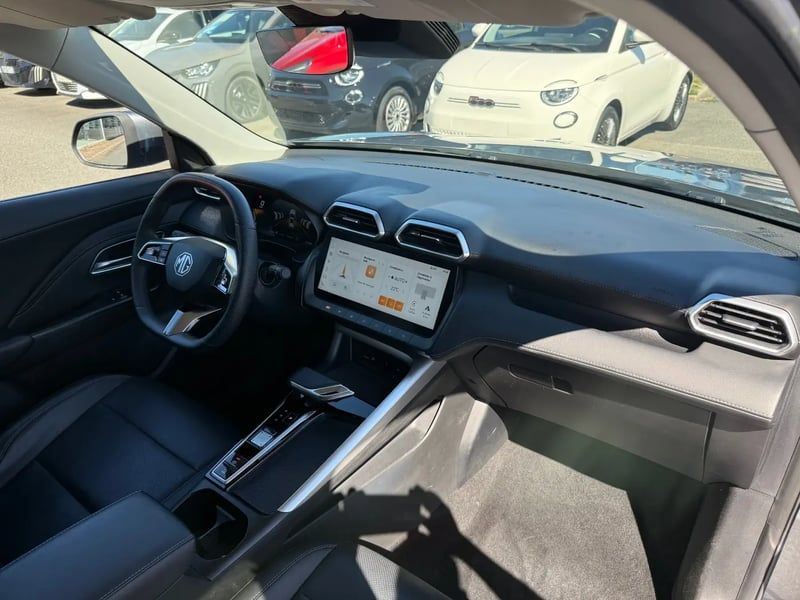 Photo de la voiture MG ZS 1.5 L Hybrid+ 197 ch Luxury