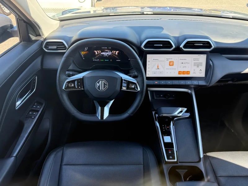 Photo de la voiture MG ZS 1.5 L Hybrid+ 197 ch Luxury