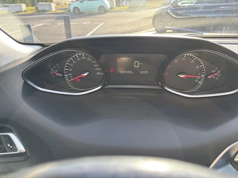 Photo de la voiture PEUGEOT 308 PureTech 130ch S&S BVM6 Allure