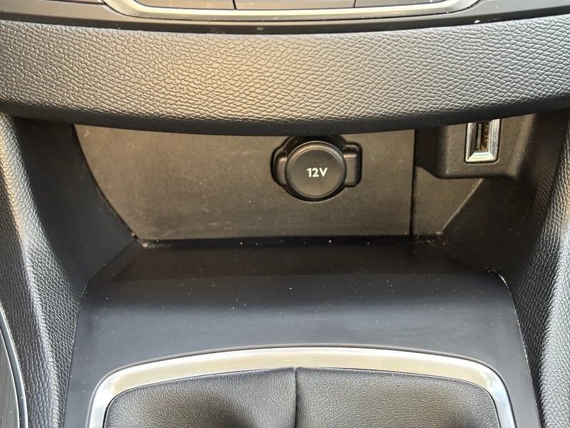 Photo de la voiture PEUGEOT 308 PureTech 130ch S&S BVM6 Allure