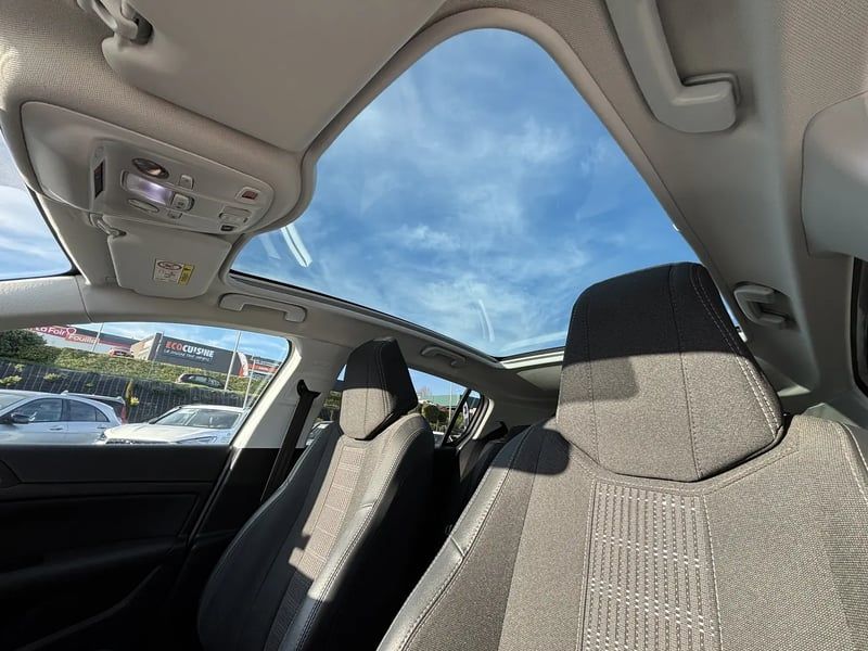 Photo de la voiture PEUGEOT 308 PureTech 130ch S&S BVM6 Allure