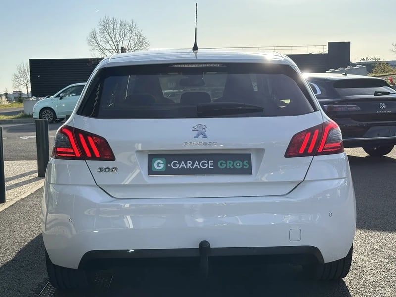 Photo de la voiture PEUGEOT 308 PureTech 130ch S&S BVM6 Allure
