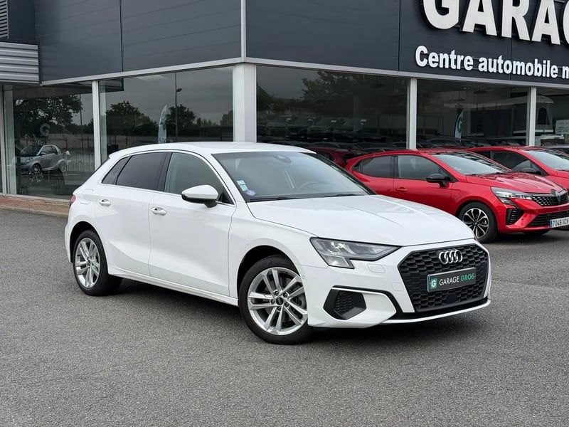 Photo de la voiture AUDI A3 SPORTBACK 40 TFSIe 204 S tronic 6 Design