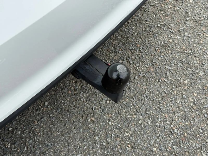 Photo de la voiture AUDI A3 SPORTBACK 40 TFSIe 204 S tronic 6 Design