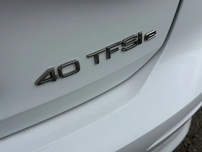 Photo de la voiture AUDI A3 SPORTBACK 40 TFSIe 204 S tronic 6 Design