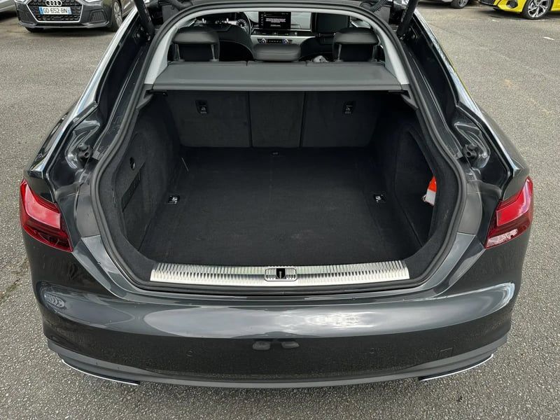 Photo de la voiture AUDI A5 SPORTBACK 35 TFSI 150 S tronic 7