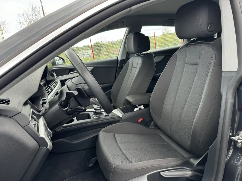 Photo de la voiture AUDI A5 SPORTBACK 35 TFSI 150 S tronic 7