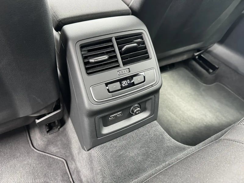 Photo de la voiture AUDI A5 SPORTBACK 35 TFSI 150 S tronic 7