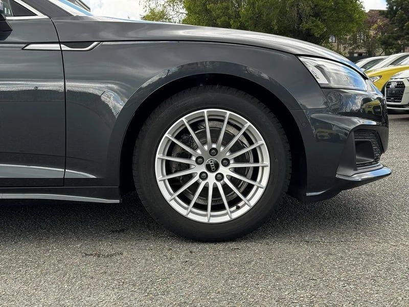 Photo de la voiture AUDI A5 SPORTBACK 35 TFSI 150 S tronic 7