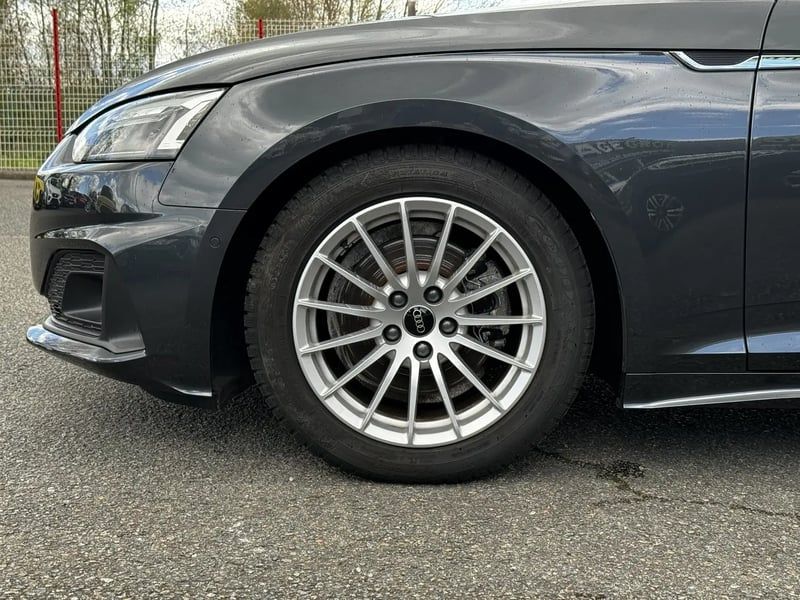 Photo de la voiture AUDI A5 SPORTBACK 35 TFSI 150 S tronic 7