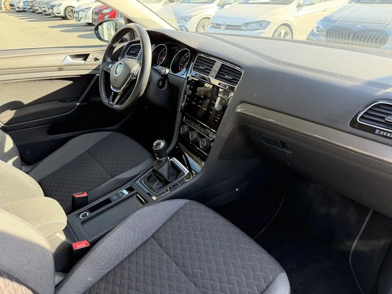 Photo de la voiture VOLKSWAGEN GOLF 1.6 TDI 115 BlueMotion Technology FAP Sound