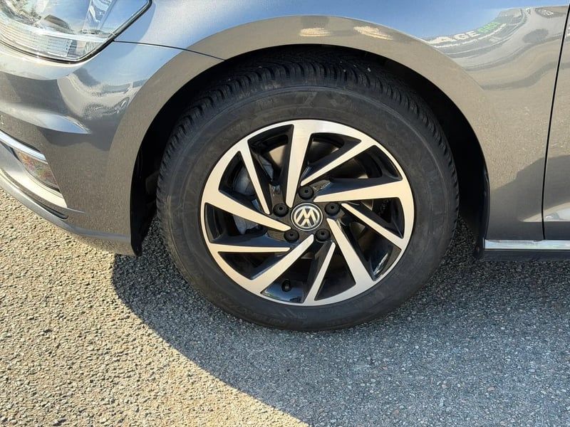 Photo de la voiture VOLKSWAGEN GOLF 1.6 TDI 115 BlueMotion Technology FAP Sound