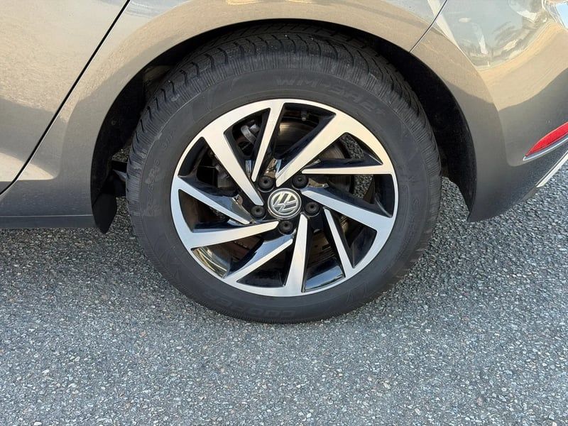 Photo de la voiture VOLKSWAGEN GOLF 1.6 TDI 115 BlueMotion Technology FAP Sound