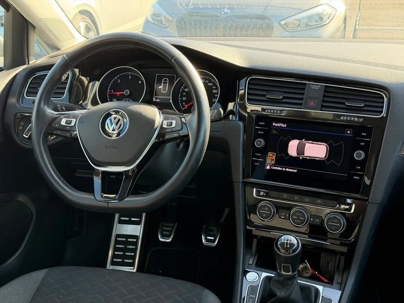 Photo de la voiture VOLKSWAGEN GOLF 1.6 TDI 115 BlueMotion Technology FAP Sound