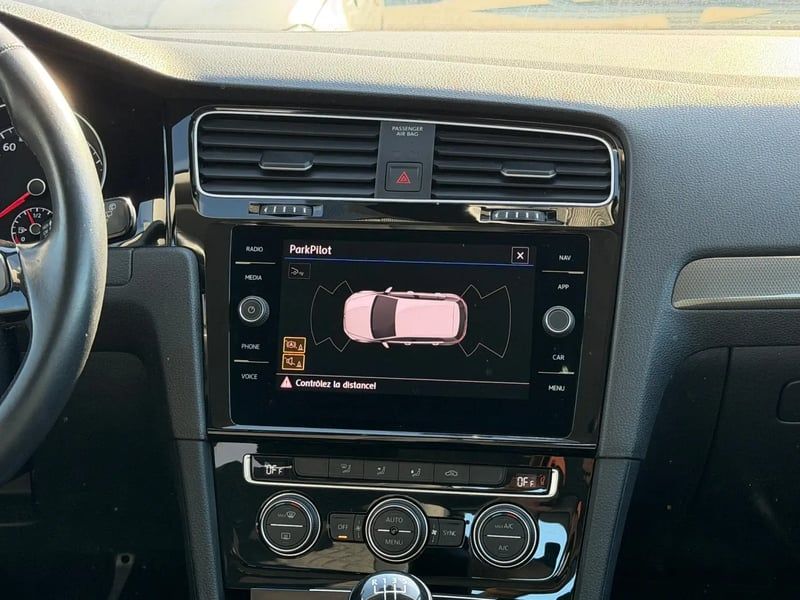 Photo de la voiture VOLKSWAGEN GOLF 1.6 TDI 115 BlueMotion Technology FAP Sound